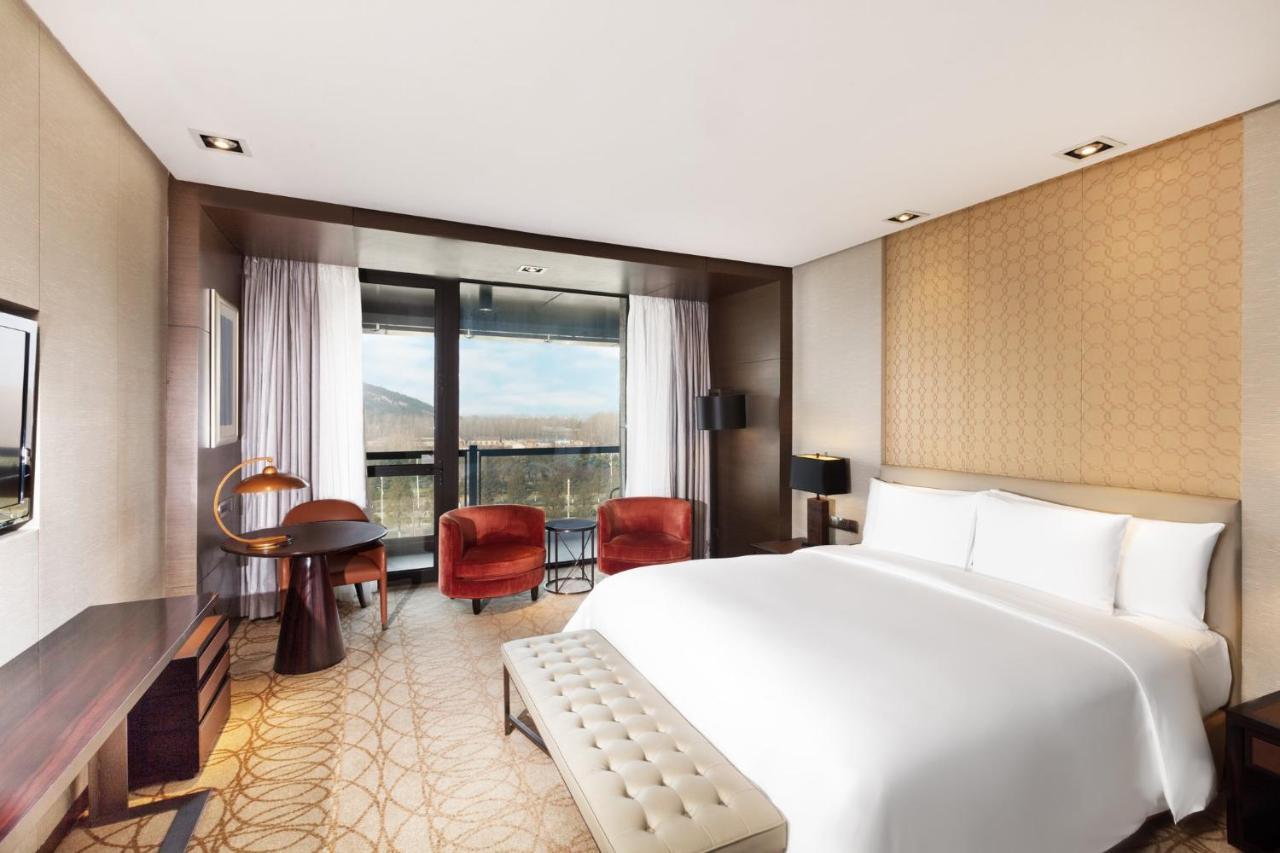 Crowne Plaza Xuzhou Dalong Lake By Ihg ภายนอก รูปภาพ